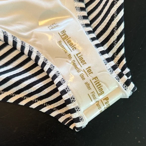 Old Navy Striped High-Waisted Cheeky Bikini Bottom size M (never worn) - Picture 3 of 4